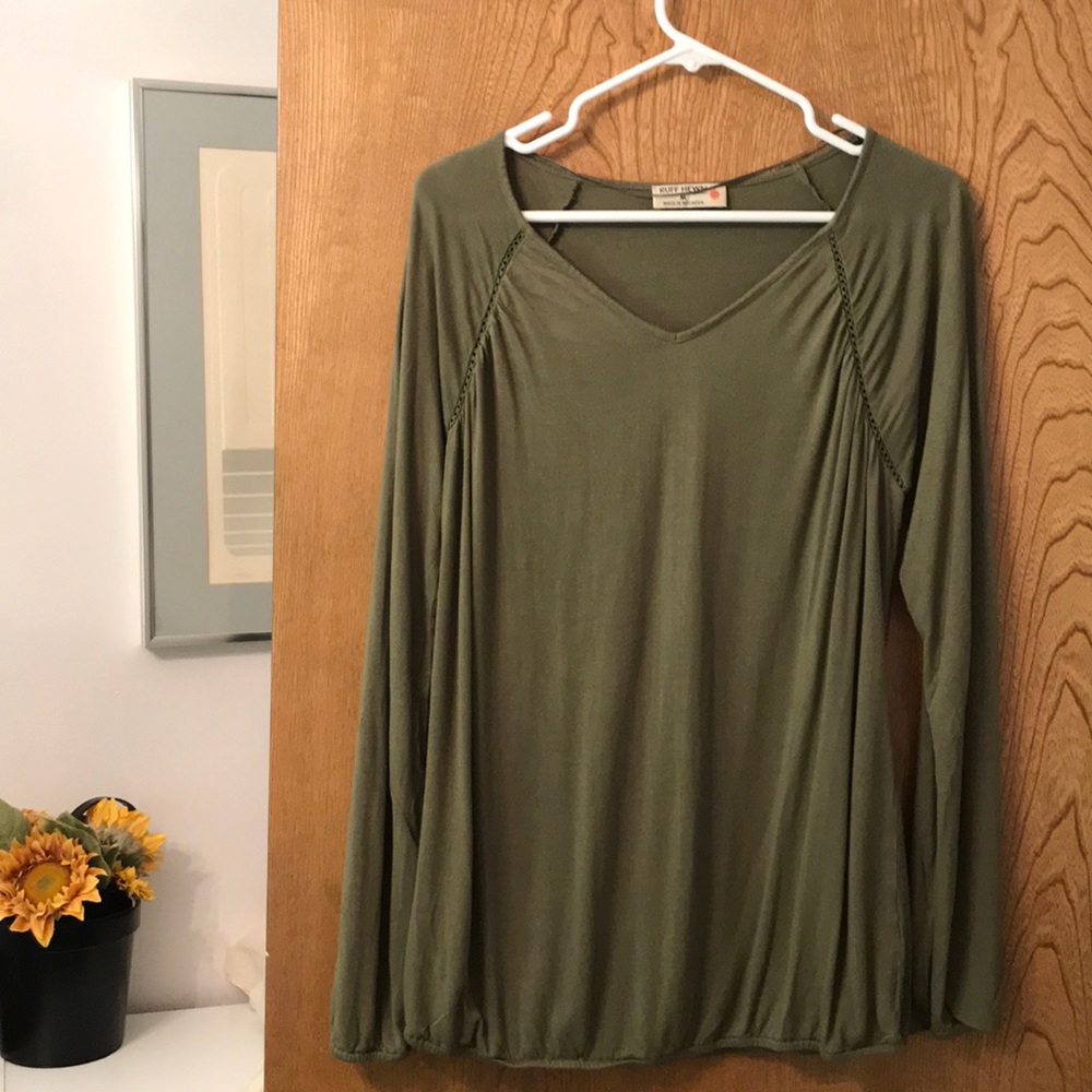 🌸 Ruff Hewn 🌸 cute long sleeved top!
